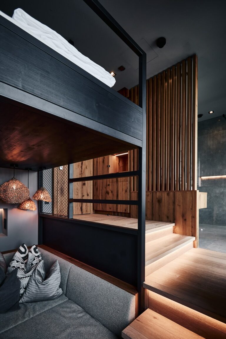 Zimmer_Little_Suite_024