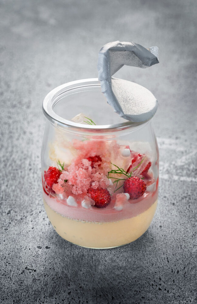 Hangar-7, Kochbuch 2014, Gastkoch, André Chiang, Gericht, Klarer Joghurt, Waldbeeren, Marshmallow;