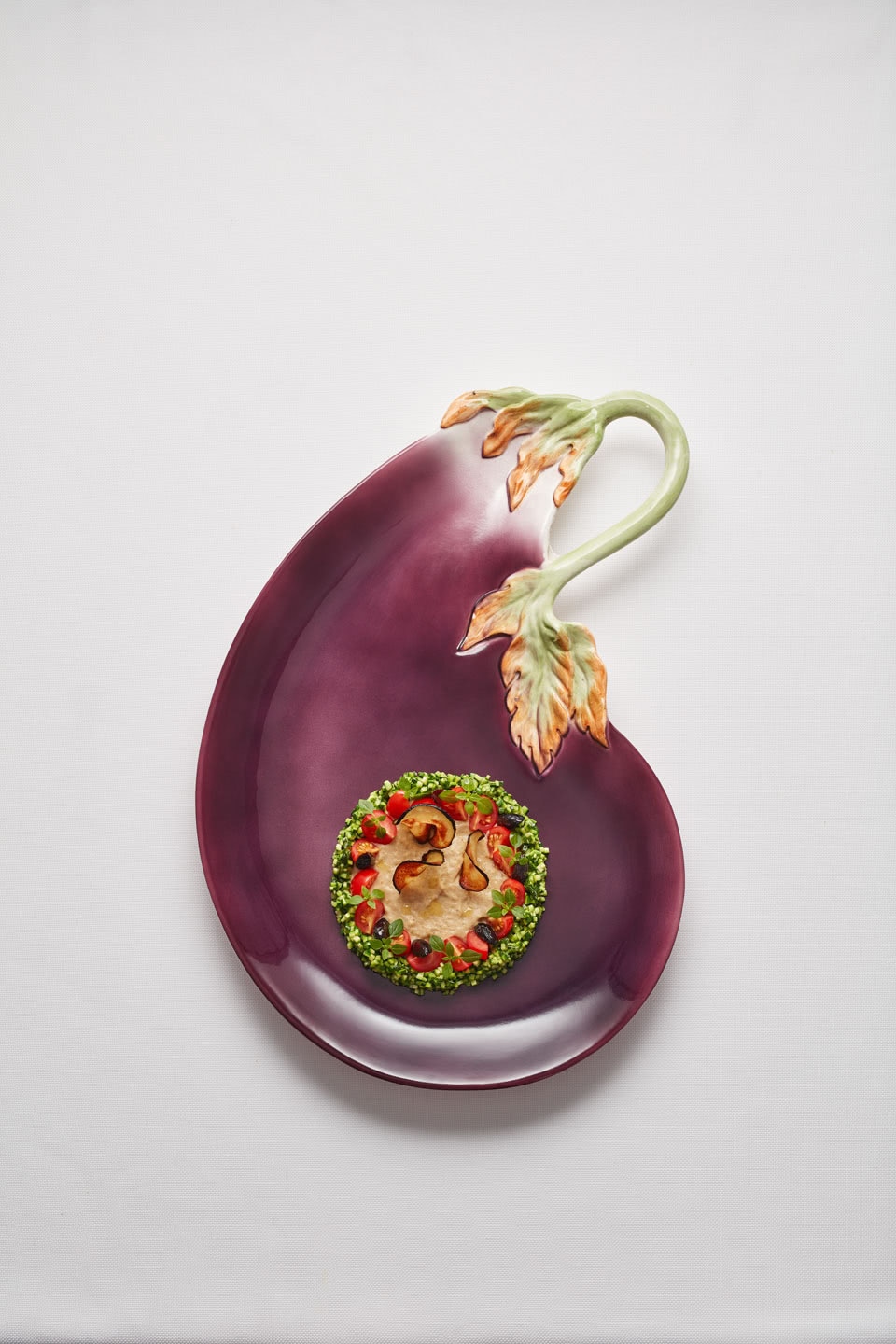 EW_Klassiker_drei_Tenoere_V2 Best of Portugal, guest chef Dezember 2019, food, cookbook, Restaurant Ikarus, Hangar-7, Salzburg, Austria, 2019.12.12, Dieter Koschina, Balfegó tuna, radish, Dashi / Best of Portugal, Gastkoch Dezember 2019, Gericht, Kochbuch, Restaurant Ikarus, Hangar-7, Salzburg, Österreich, 2019.12.12, Dieter Koschina, Balfegó Thunfisch, Rettich, Dashi