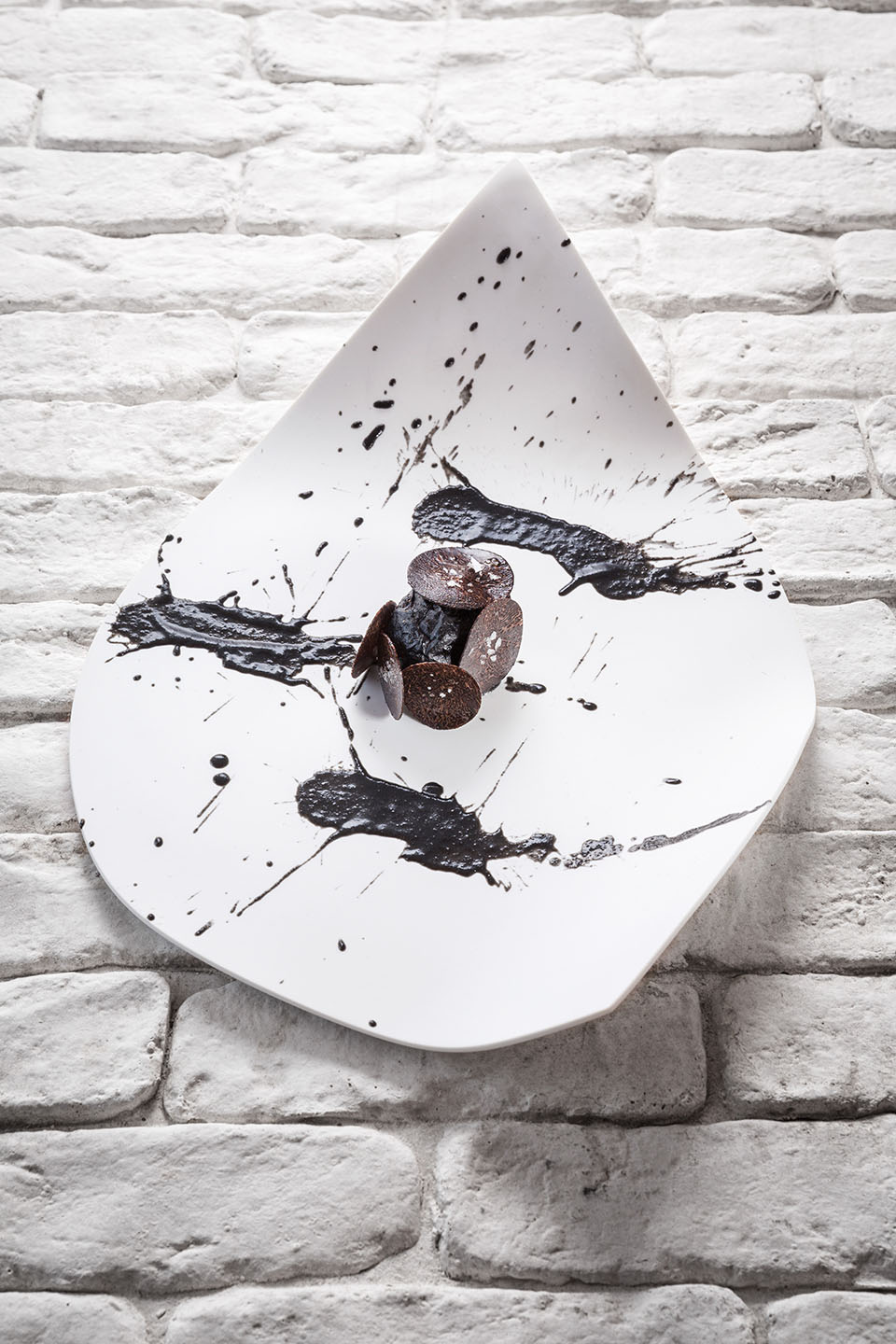 Hangar-7; Kochbuch 2015; Gert de Mangeleer; Gastkoch; Maerz 2015; Aalravioli; Gaenseleber; Yuzu;