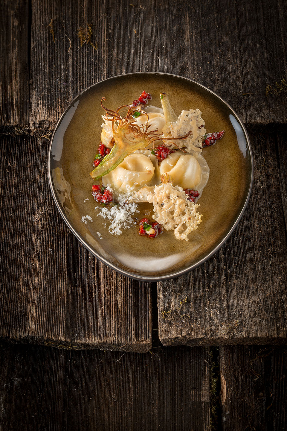 Hangar-7; Kochbuch 2015; Harald Wohlfahrt; Gastkoch; April 2015; Parmesan Ravioli;