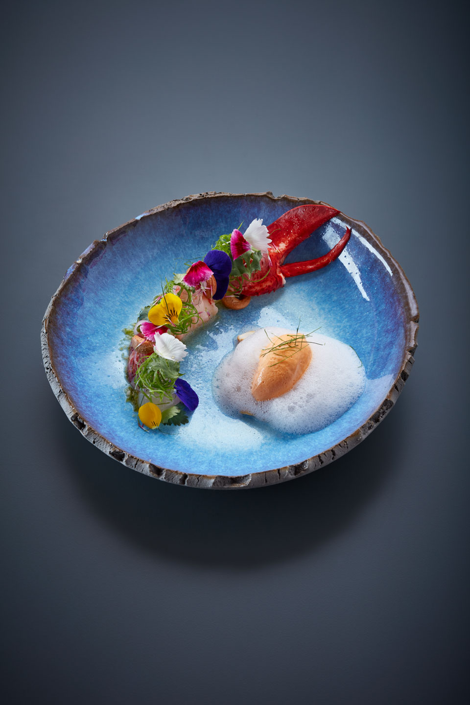 Chayawee Sutcharitchan, Hummersalat, rotes Curry Eis, Longan Chayawee Sutcharitchan, guest chef January 2019, food, cookbook, Restaurant Ikarus, Hangar-7, Salzburg, Austria, 2020.01.15, Lobster salad, frozen red curry, longan/ Chayawee Sutcharitchan, Gastkoch Jänner 2020, Gericht, Kochbuch, Restaurant Ikarus, Hangar-7, Salzburg, Österreich, 2020.01.15, Hummersalat, rotes Curry Eis, Longan